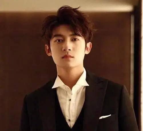 李明德王锵圈内人士爆料,揭秘娱乐圈不为人知的幕后故事  第1张